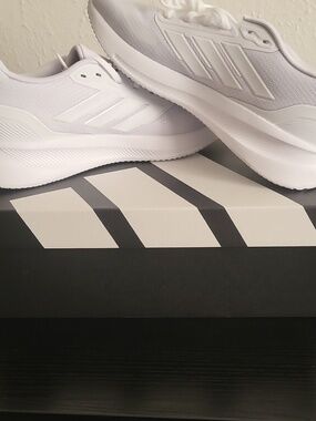 Adidas Runfalcon 5 Women's Triple White Sneakers Size 9